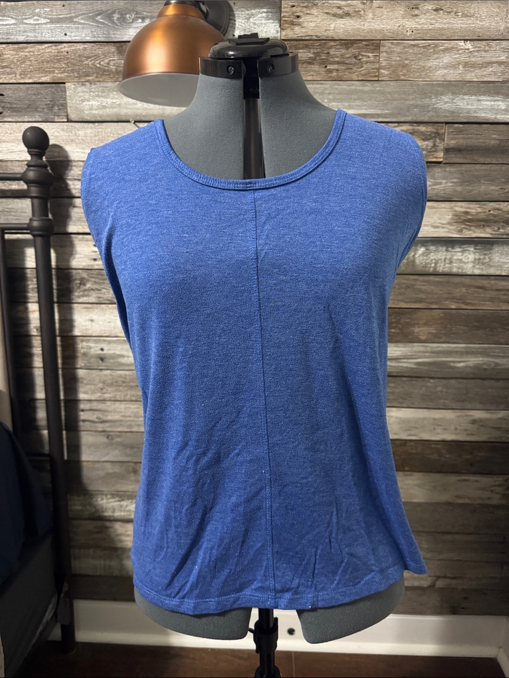 🎉 3 for $10 🎉  

Classic Scoop Neck Sleeveless Tank in Blue